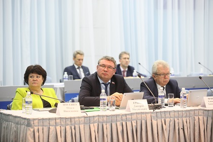 Эффективность управления областной собственностью рассмотрели депутаты Законодательного Собрания в рамках сессии